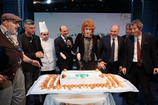 Musica e brindisi a ‘Casa Sanremo’: gli artisti in gara al Festival ieri sera al party organizzato al Palafiori Musica e brindisi a ‘Casa Sanremo’: gli artisti in gara al Festival ieri sera al party organizzato al Palafiori