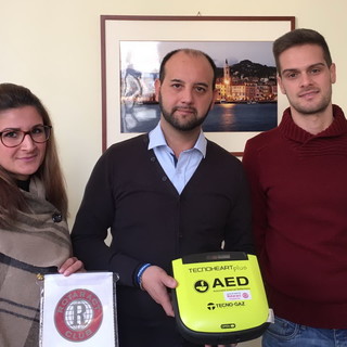 Imperia: defibrillatore semiautomatico alla Palestra ex GIL, oggi la consegna al Comune Imperia: defibrillatore semiautomatico alla Palestra ex GIL, oggi la consegna al Comune