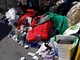 Sanremo: cassonetti della Caritas 'invasi' dai vestiti, nuova situazione di degrado in via Agosti (Foto)