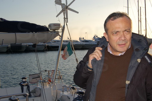 Giovanni Impastato sulla barca "Martinez" sede del Centro Impastato di Sanremo