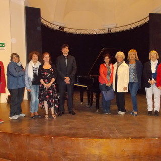 Bordighera: grande successo ieri sera per il concerto-spettacolo di Leonardo Locatelli (Foto) Bordighera: grande successo ieri sera per il concerto-spettacolo di Leonardo Locatelli (Foto)