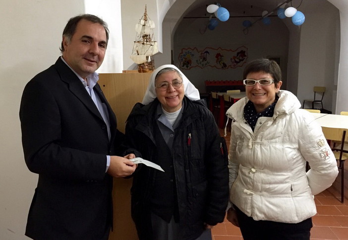 Ventimiglia: consegnata a Suor Giuseppina la somma raccolta con 'San Secondo sotto le Stelle'