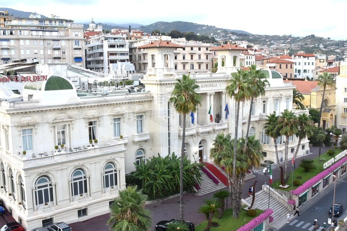 Sanremo: concorsone per entrare al Casinò, dei 222 aspiranti al 'posto fisso' sono in rimasti in 20, l'orale è previsto a settembre Sanremo: concorsone per entrare al Casinò, dei 222 aspiranti al 'posto fisso' sono in rimasti in 20, l'orale è previsto a settembre