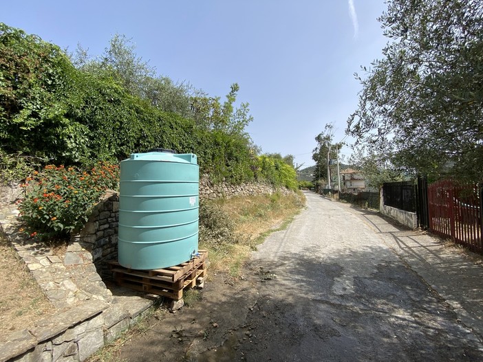 Sanremo: lavori in strada Collette Beulle e mancanza d'acqua, residente ringrazia l'Assessore Alessandro Sindoni Sanremo: lavori in strada Collette Beulle e mancanza d'acqua, residente ringrazia l'Assessore Alessandro Sindoni