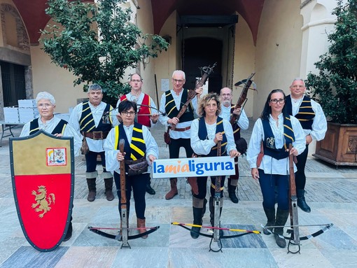 La Compagnia Balestrieri di Ventimiglia a Bastia per "A Notte di a Memoria": Tina Scappatura si aggiudica il titolo di 'Primu Balestreru' (Foto) La Compagnia Balestrieri di Ventimiglia a Bastia per "A Notte di a Memoria": Tina Scappatura si aggiudica il titolo di 'Primu Balestreru' (Foto)