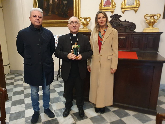 Anche quest’anno Confartigianato e Coldiretti hanno donato alla diocesi di Albenga-Imperia una statuina del presepe Anche quest’anno Confartigianato e Coldiretti hanno donato alla diocesi di Albenga-Imperia una statuina del presepe