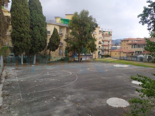 Imperia: Comune e associazione 'Genitori Attivi' insieme per il recupero del campo sportivo della Parrocchia di Cristo Re