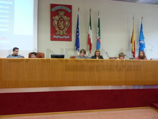 Ventimiglia: Consiglio Comunale dei Ragazzi questa mattina in Comune, tematiche per giovani e scuola