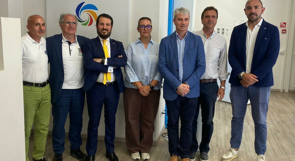 Il Comitato organizzatore dei grandi eventi del canottaggio ospite di Acinque allo sportello di via Avegno, nel cuore di Varese Il Comitato organizzatore dei grandi eventi del canottaggio ospite di Acinque allo sportello di via Avegno, nel cuore di Varese