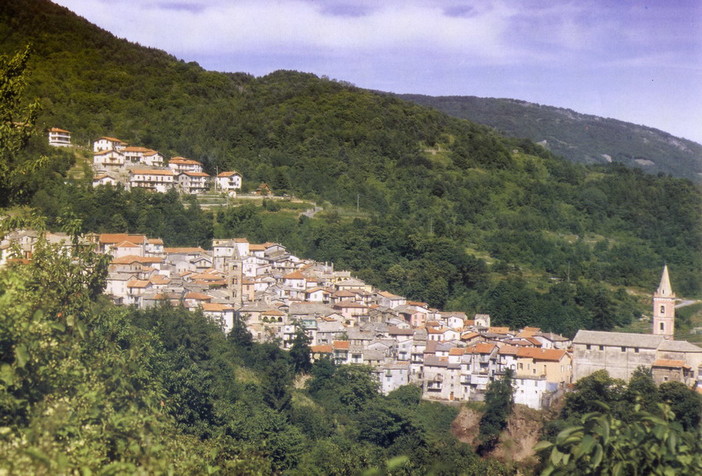 Giovedì a Cosio d'Arroscia il primo concerto della rassegna "Itinerari Organistici tra Liguria e Piemonte" Giovedì a Cosio d'Arroscia il primo concerto della rassegna "Itinerari Organistici tra Liguria e Piemonte"