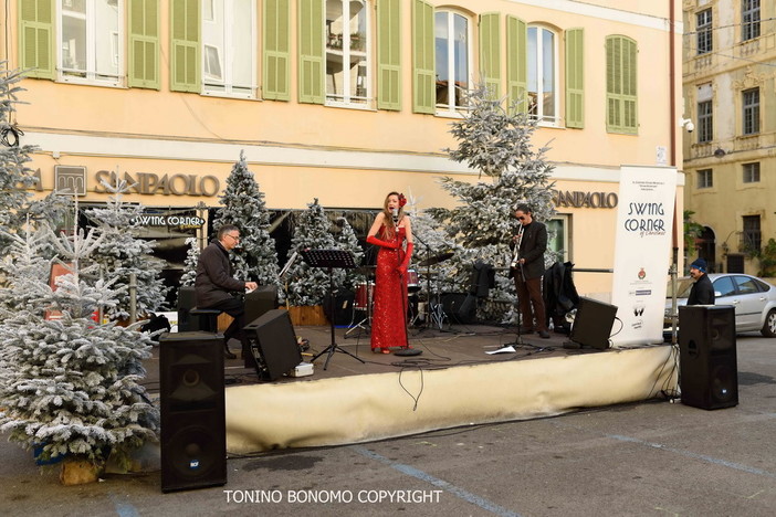 Sanremo: le più belle foto di Tonino Bonomo allo 'Swing Corner of Christmas' in piazza Borea D'Olmo Sanremo: le più belle foto di Tonino Bonomo allo 'Swing Corner of Christmas' in piazza Borea D'Olmo