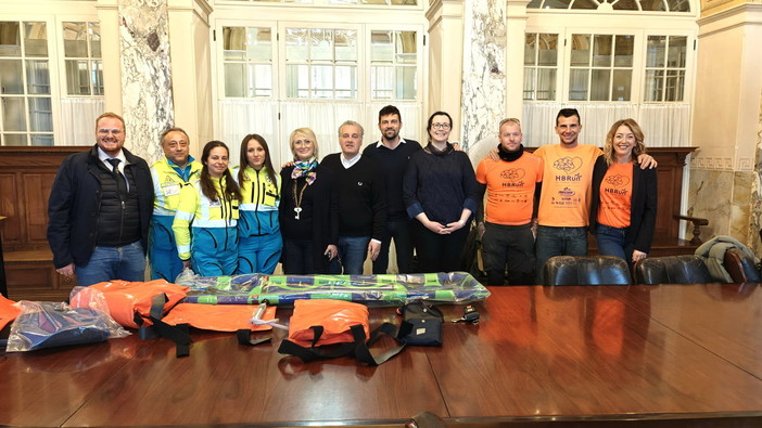 Sanremo: grazie all'HB Run donato materiale medico per la pubblica assistenza Sanremo Soccorso (Foto e Video)
