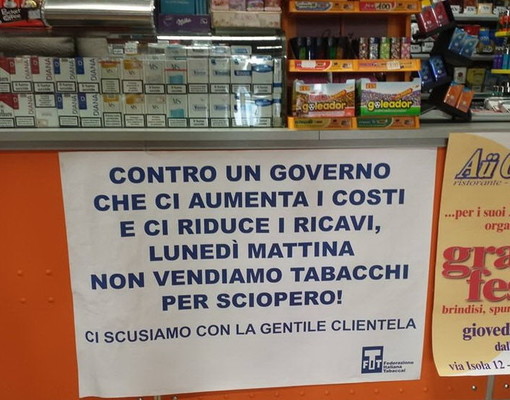 Sciopero nazionale dei tabaccai: anche nella nostra provincia domattina non si vendono più sigarette Sciopero nazionale dei tabaccai: anche nella nostra provincia domattina non si vendono più sigarette