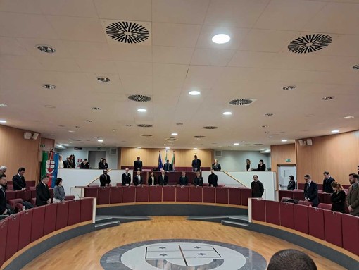 Caso Nessy Guerra, il consiglio regionale all'unanimità: “Proseguire le iniziative diplomatiche per riportarla in Italia con la figlia”