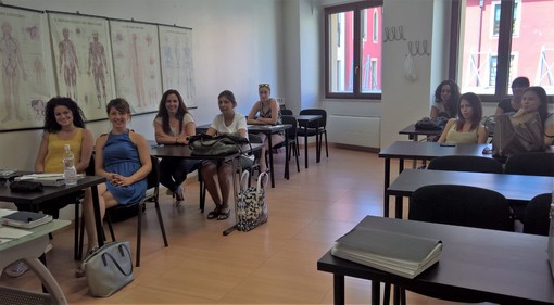 Imperia: la Confartigianato incontro la future estetiste per l'analisi sulle modalità di avvio di impresa Imperia: la Confartigianato incontro la future estetiste per l'analisi sulle modalità di avvio di impresa