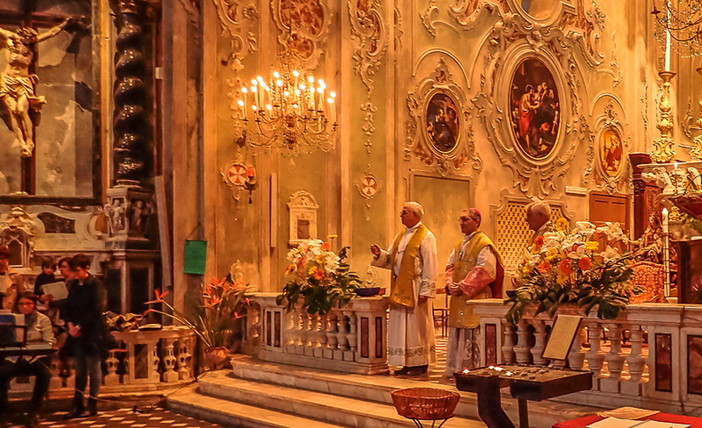 Stop a Padrini e Madrine in Diocesi: una lettrice "Perchè togliere questa presenza anche se imperfetta?" Stop a Padrini e Madrine in Diocesi: una lettrice "Perchè togliere questa presenza anche se imperfetta?"