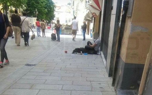 Imperia: ubriachi e clochard in giro per la città, Azione Civica chiede un incontro a Sindaco e Assessore Imperia: ubriachi e clochard in giro per la città, Azione Civica chiede un incontro a Sindaco e Assessore