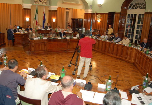 Sanremo: Consigli Comunali in ritardo, Loredana ad Alfredo "Si è dimenticato quelli dell'Amministrazione Borea?" Sanremo: Consigli Comunali in ritardo, Loredana ad Alfredo "Si è dimenticato quelli dell'Amministrazione Borea?"