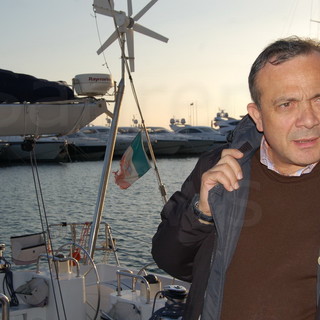 Giovanni Impastato sulla barca "Martinez" sede del Centro Impastato di Sanremo