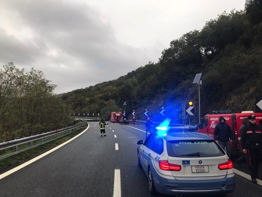 Chiude la A26 a Genova per presunte pessime condizioni di due viadotti, Liguria sempre più isolata