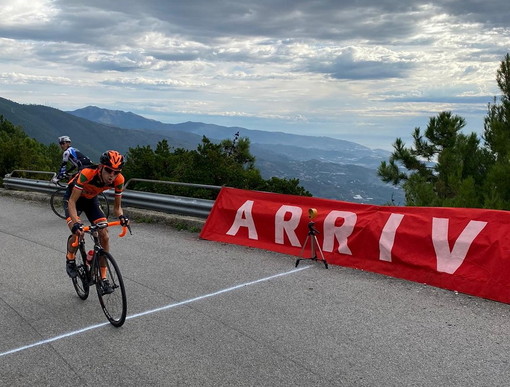Ciclismo: Giovanni Ottonello e Simona Massaro vincono la cronoscalata Sanremo-San Romolo Ciclismo: Giovanni Ottonello e Simona Massaro vincono la cronoscalata Sanremo-San Romolo