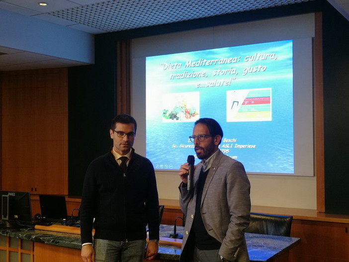 Imperia: “Dieta mediterranea: cultura, tradizione, storia, gusto e... salute”, convegno Carli-Alberti (Foto e Video) Imperia: “Dieta mediterranea: cultura, tradizione, storia, gusto e... salute”, convegno Carli-Alberti (Foto e Video)
