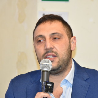 Cristian Quesada risponde a Sonia Viale: "Non abbiamo nessuna paura di perdere, pensiamo al fallimento della sanità" Cristian Quesada risponde a Sonia Viale: "Non abbiamo nessuna paura di perdere, pensiamo al fallimento della sanità"