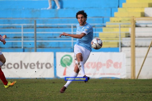 Daniele Molino in azione con la maglia della Sanremese