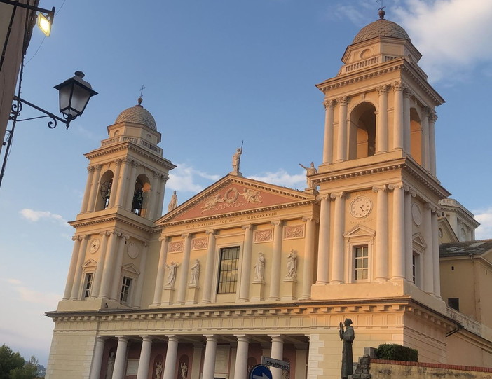 Imperia: sabato prossimo alle 21 torna 'GiraParasio', passeggiata notturna tra le bellezze del borgo Imperia: sabato prossimo alle 21 torna 'GiraParasio', passeggiata notturna tra le bellezze del borgo