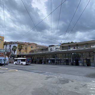 Il deposito Riviera Trasporti sotto piazza Colombo