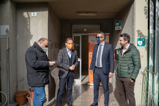 Le case popolari di Riva Ligure sono cardioprotette: A.R.T.E. installa defibrillatore in via De Gasperi (Foto e Video)