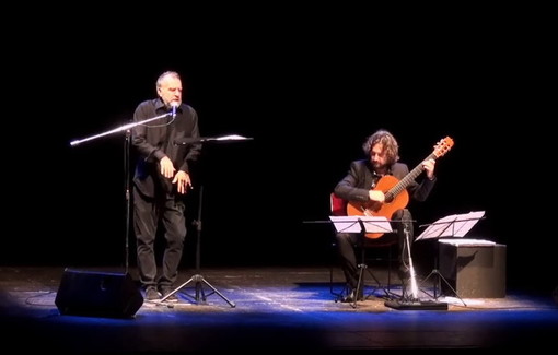 Il chitarrista imperiese Christian Lavernier protagonista a Lucca nello spettacolo con Ugo Dighero (Video)