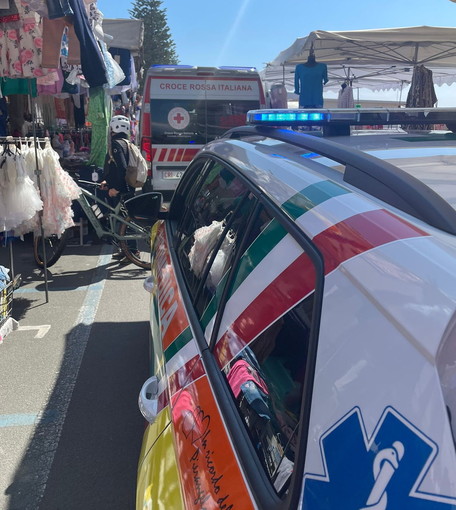 Bordighera: 92enne francese muore a causa di un infarto mentre passeggia al mercato (Foto) Bordighera: 92enne francese muore a causa di un infarto mentre passeggia al mercato (Foto)