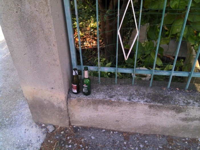 Imperia: festa ieri sera a Villa Grock, le proteste dei residenti e le foto di un lettore