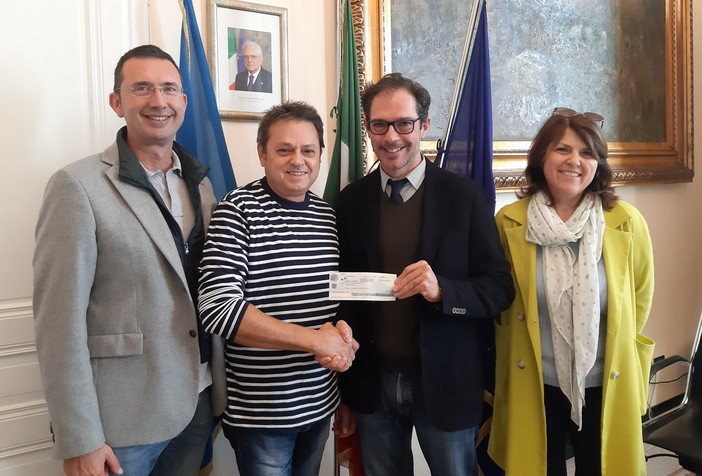 Bordighera: parte degli stipendi di agosto della Giunta consegnati alla Chiesa Evangelica 'Novità di Vita'