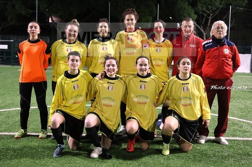 Il Don Bosco Valle Intemelia di calcio a 5 femminile (foto Eugenio Conte) Il Don Bosco Valle Intemelia di calcio a 5 femminile (foto Eugenio Conte)