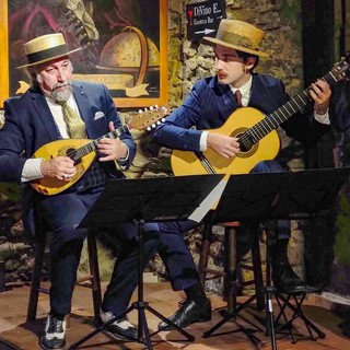 Sanremo, alla Federazione Operaia il mandolino di Freddy Colt e la Chitarra di Davide Frassoni Sanremo, alla Federazione Operaia il mandolino di Freddy Colt e la Chitarra di Davide Frassoni