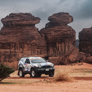 Tappa faticosa per Carcheri e Bernacchini alla Dakar: abbandono della quarta frazione per una fuoriuscita di olio dal motore