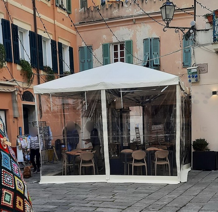 Bordighera: esposto in comune, scatta la diffida per il dehors installato nella città alta