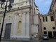 Sanremo: il degrado regna sovrano in piazza Cassini, ecco l'atrio dell'ex Asl pieno di sporcizia