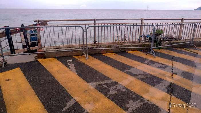 Sanremo: degrado tra corso Mazzini e strada Tre Ponti, i residenti chiedono un intervento al Comune (Foto) Sanremo: degrado tra corso Mazzini e strada Tre Ponti, i residenti chiedono un intervento al Comune (Foto)