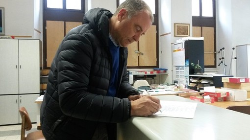 Imperia: il Presidente del Consiglio Comunale Diego Parodi firma per la proposta di legge per la difesa della casa e dei beni