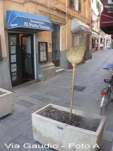 Sanremo: un nostro lettore ci segnala il degrado nella parte bassa di via Gaudio