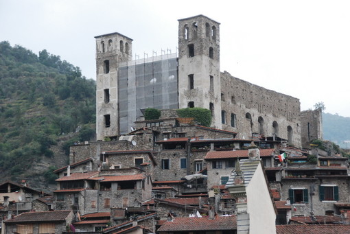 Visite guidate a tema: domenica a Dolceacqua, storia ed arte con Brea, Monet, Morscio