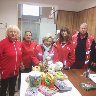 Sanremo: una raccolta di doni organizzata dalla scuola di San Bartolomeo offerti ai più bisognosi (Foto) Sanremo: una raccolta di doni organizzata dalla scuola di San Bartolomeo offerti ai più bisognosi (Foto)