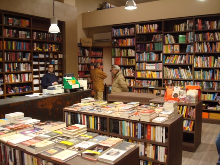 Sanremo: la storica libreria 'Garibaldi' cambia sede e si sposta di 50 metri