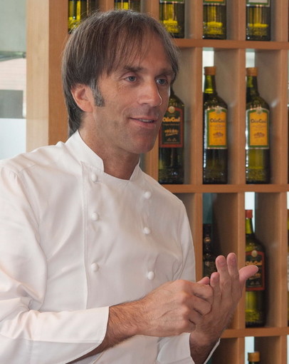 Imperia: lo chef Davide Oldani protagonista del Corso di Cucina Pop in programma lunedì allEmporio F.lli Carli