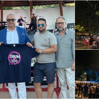 Musica live, street food e stand: in tanti a Vallecrosia per la prima serata di 'Drum 100' (Foto) Musica live, street food e stand: in tanti a Vallecrosia per la prima serata di 'Drum 100' (Foto)