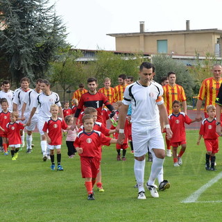 Calcio giovanile: i 'Piccoli Amici' domenica scorsa nel pre partita del Don Bosco Vallecrosia