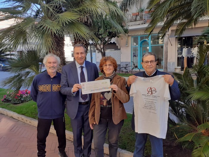 Ventimiglia: dai Bordi... gotti donazione per "ARKUS, UnCane, UnAmico OdV" Ventimiglia: dai Bordi... gotti donazione per "ARKUS, UnCane, UnAmico OdV"